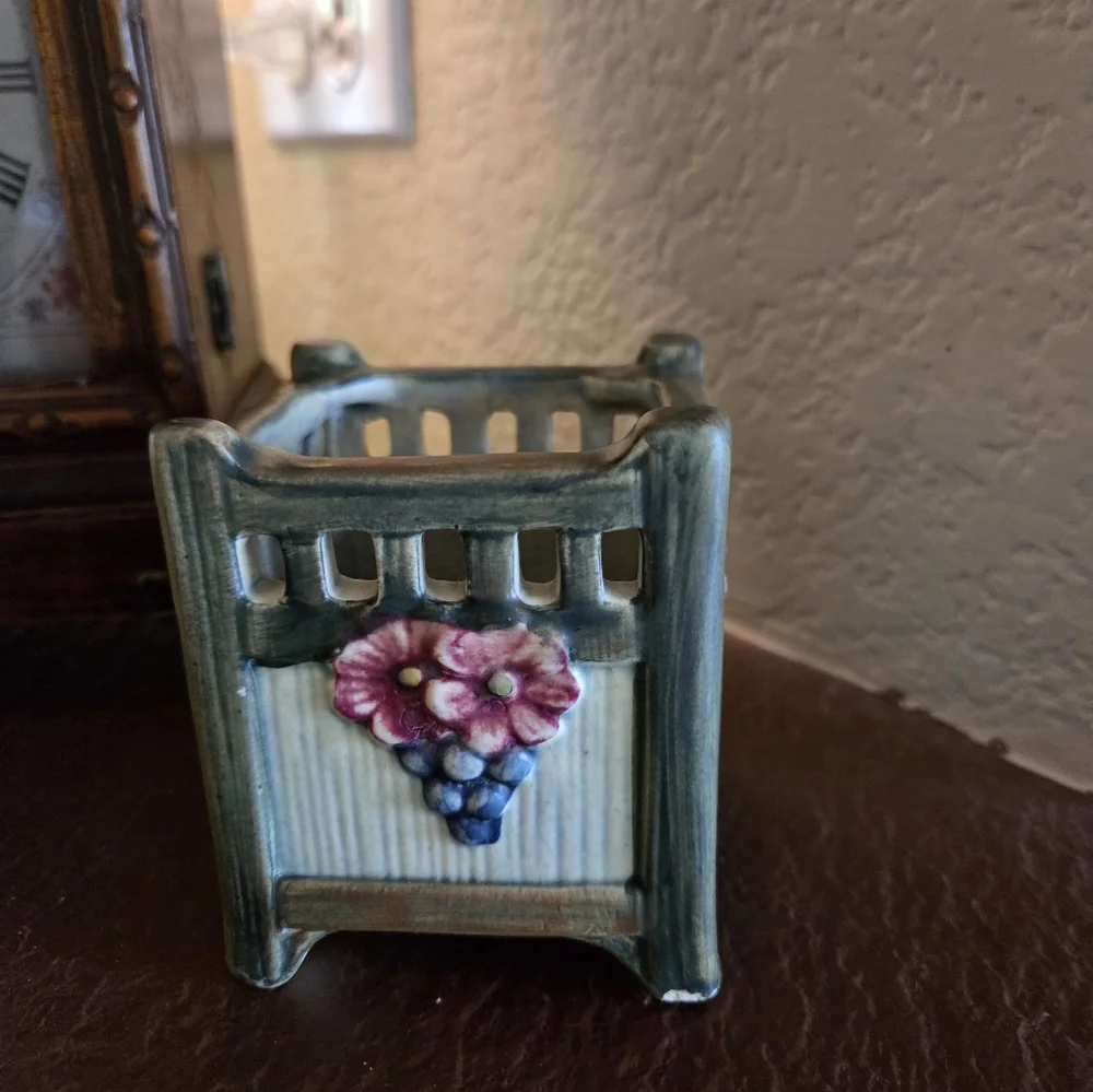 Vintage 1920 Weller Klyro Pottery Fence With Flowers Planter